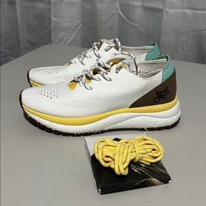NEW OTBT women's free sneaker in canary size 7